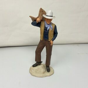 Avon Images of Hollywood John Wayne “Dark Command” Porcelain Figurine 1985